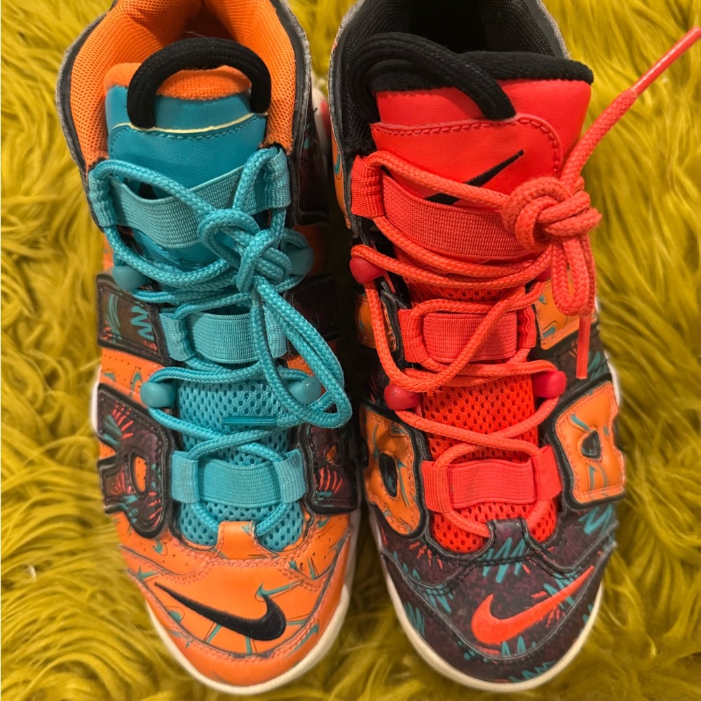 Nike Air Kids Sneakers in Vibrant Orange and Teal